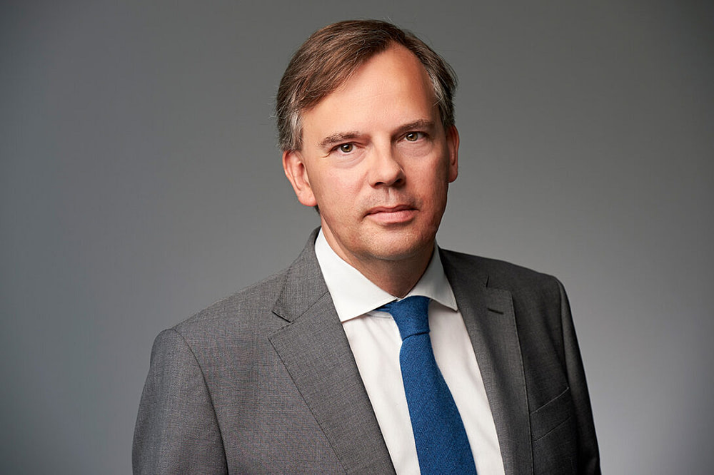 Portraitfoto von Dirk Stenger, dem Geschäftsführer der Tertianum Premium Group
