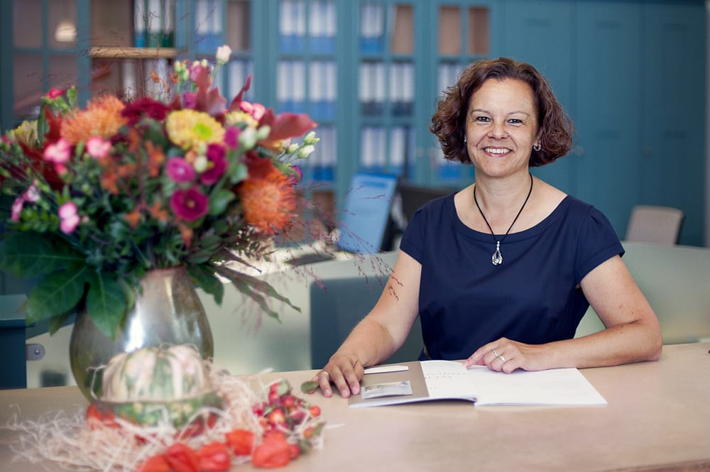 Porträt von Nadine Santl, Rezeptionistin in der Tertianum Premium Residenz Konstanz