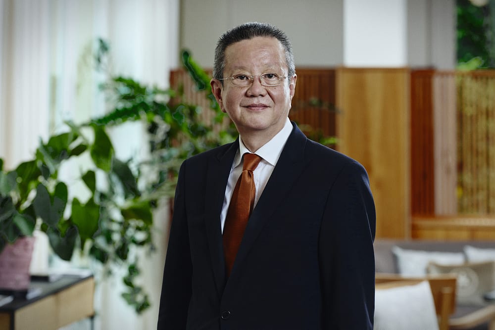 Porträt von Leslie Hew, Serviceleiter in der Tertianum Residenz Berlin