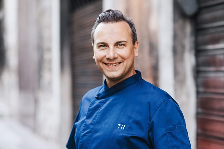Portraitfoto von Sternekoch Tim Raue