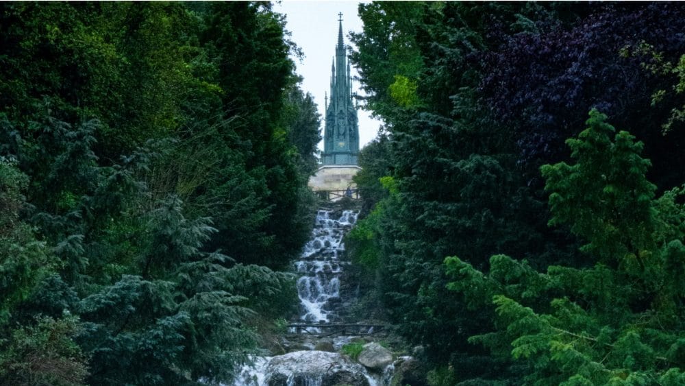 Aufnahme des Wasserfall am Kreuzberg im Viktoriapark Berlin