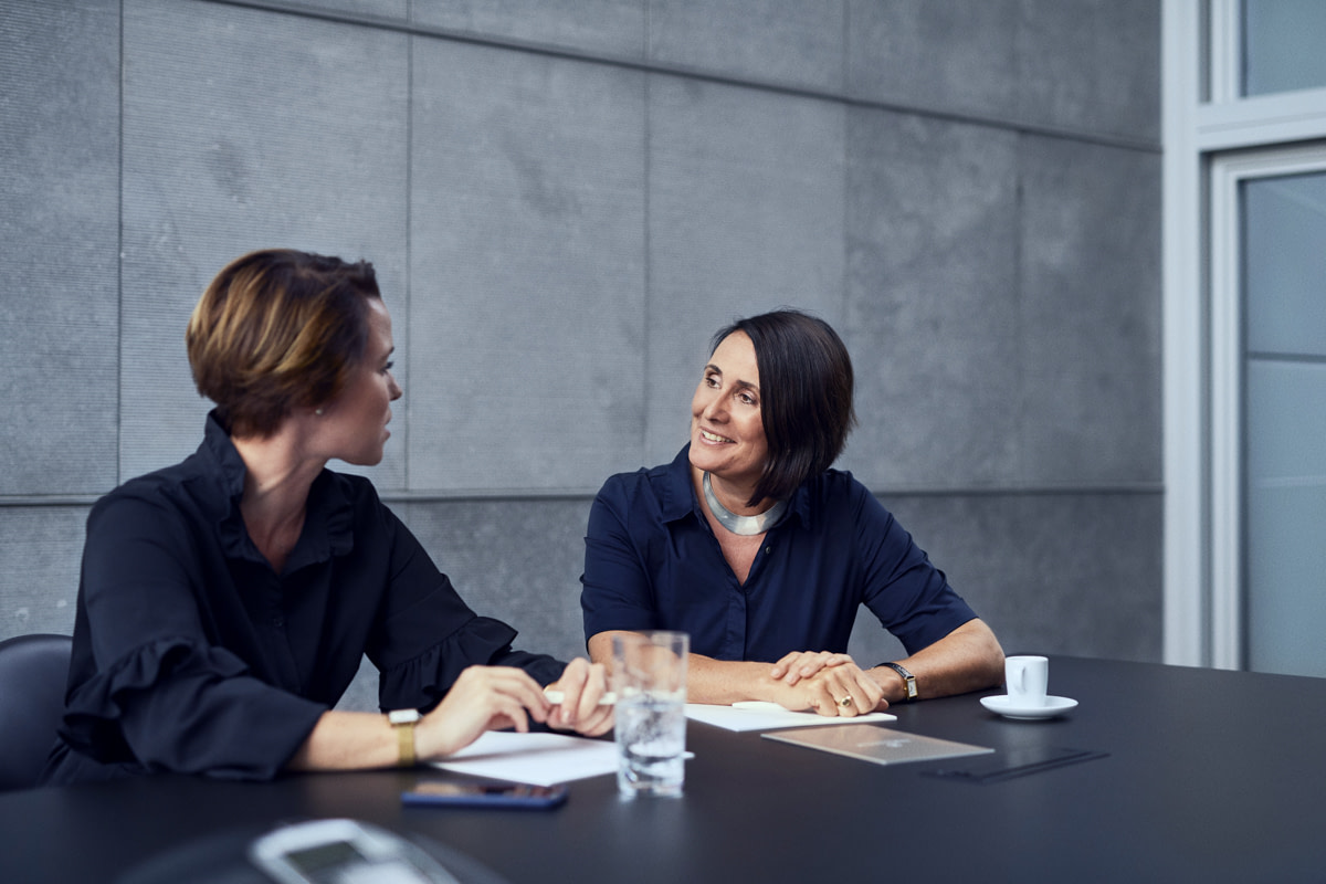 Zwei Tertianum Mitarbeiterinnen im Meeting