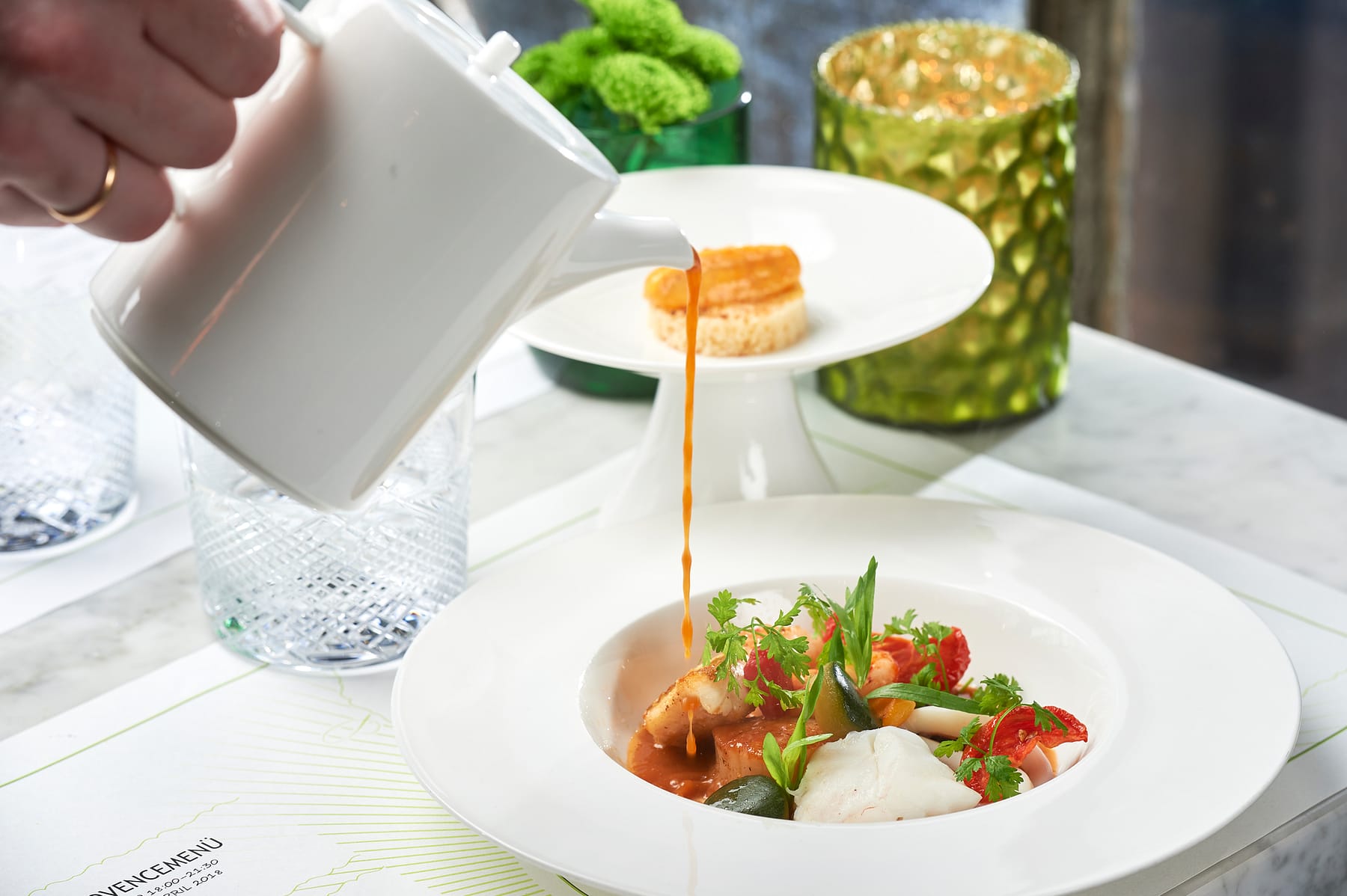 modern-französischer Genuss à la Tim Raue - Bouillabaisse mit Safran & Ruille